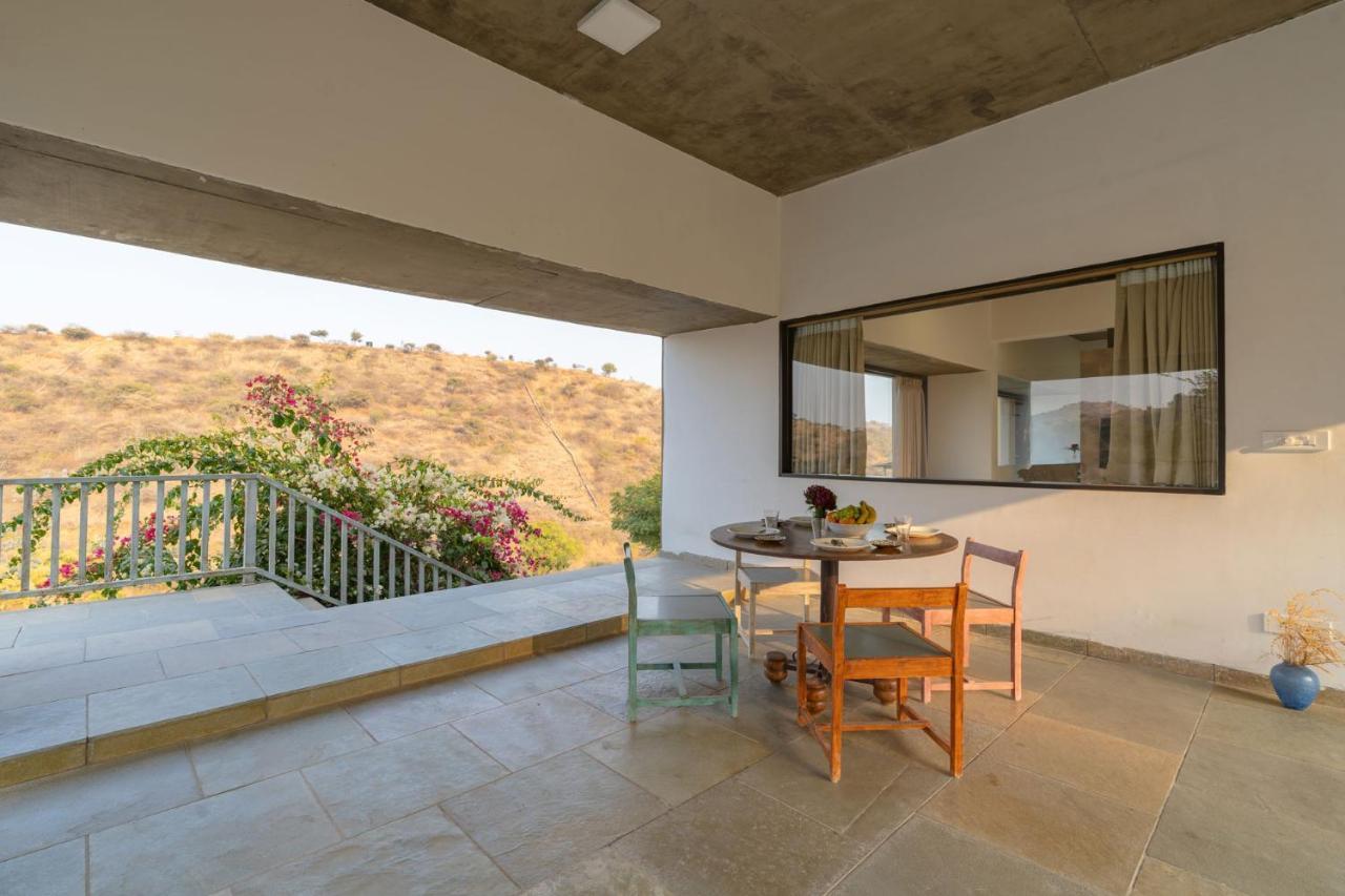 Stayvista'S Sage Scenery - Mountain-View Villa With Infinity Pool & Terrace Udaipur Exterior photo