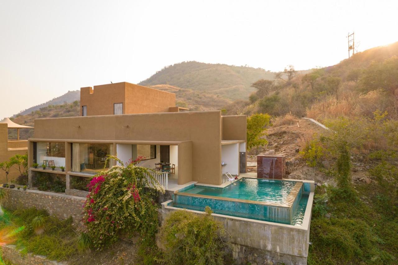 Stayvista'S Sage Scenery - Mountain-View Villa With Infinity Pool & Terrace Udaipur Exterior photo